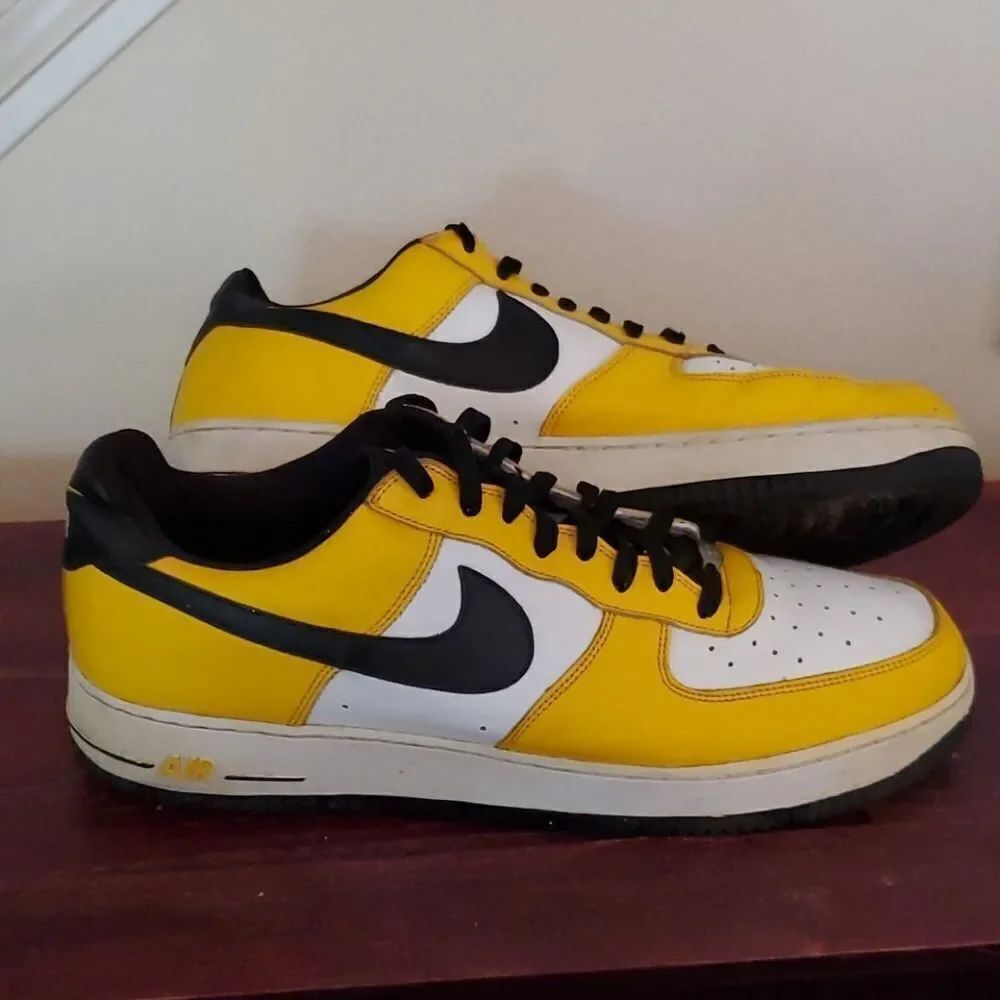 2005 Nike Air Force 1 Hanshin Tigers shoes size 15
